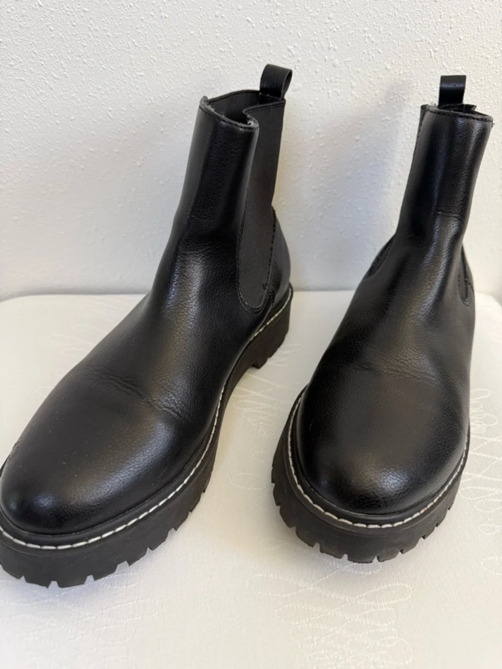 Dolce Vita Lobera Black Chelsea Boots Women’s 9 Lug Sole Platform